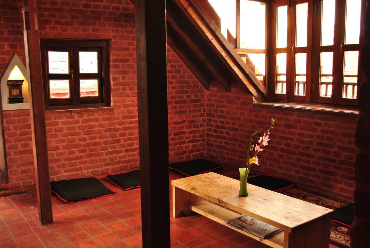 扬巴传统住宿加早餐旅馆 Lalitpur 外观 照片